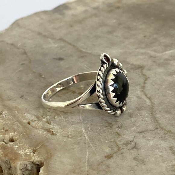 VTG Sterling Silver 925 NAKAI Navajo Dainty Round Black Onyx Ring Sz 5.5 - Picture 3 of 16
